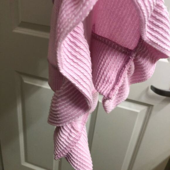 Fantastic Fawn Sz M Bubble Gum Pink Hi Low Sweater Ruffles Oversized Bouncy Knit - Picture 7 of 10